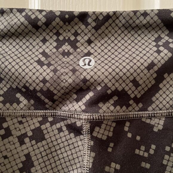 Lululemon Wunder Under Crop III Leggings Ziggy Snake Gator Green Women's Size 4 - Picture 13 of 15
